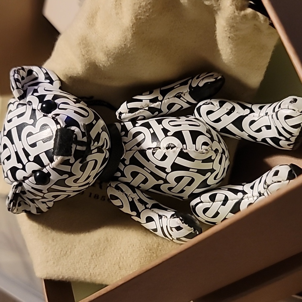🖤🤍Burberry Black and White  Leather Monogram Thomas Bear🖤🤍